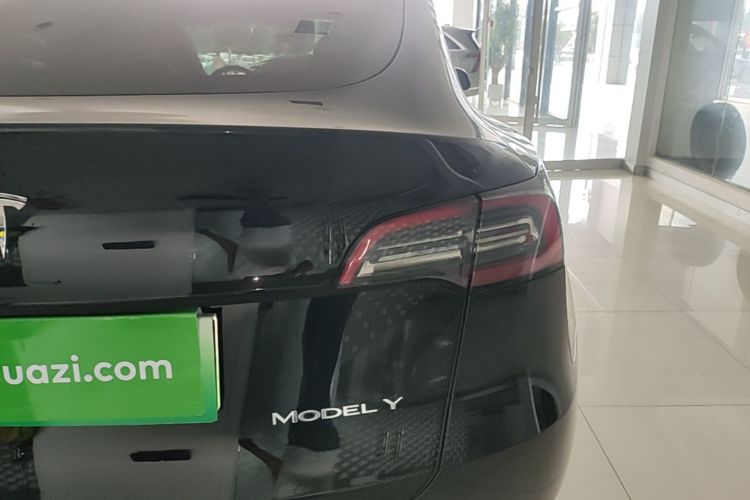 Tesla Model Y 2023 #8 Tesla Model Y 2023 car image #8