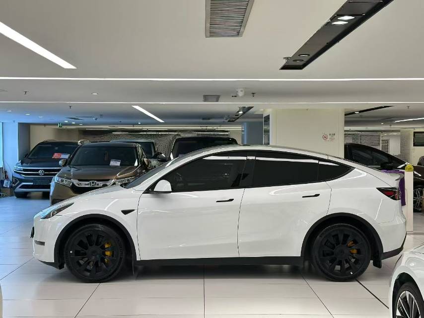 Tesla Model Y 2022 #5 Tesla Model Y 2022 car image #5