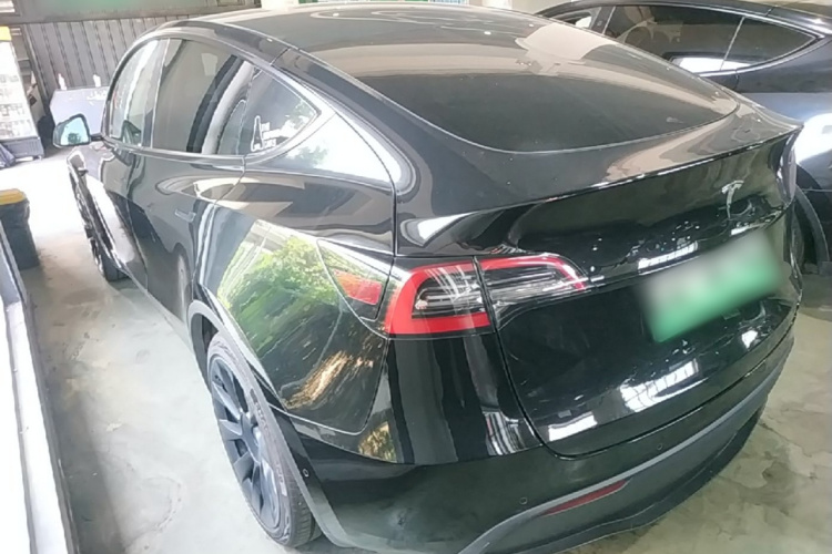 Tesla Model Y 2022 #5 Tesla Model Y 2022 car image #5