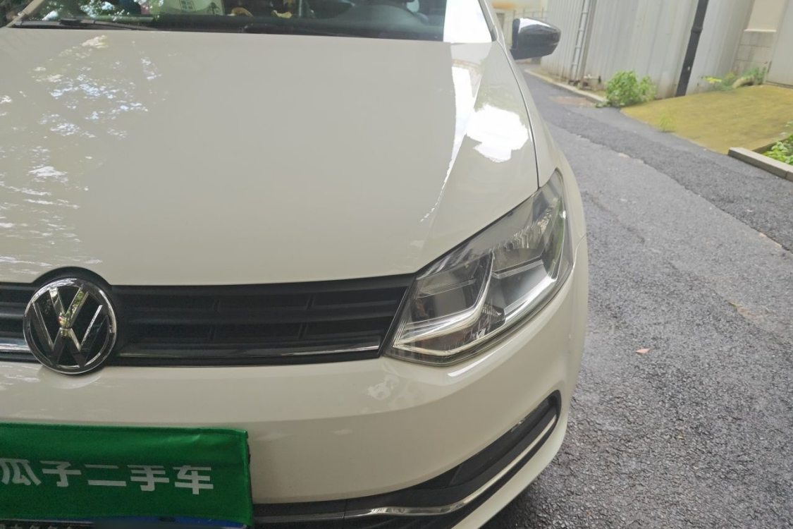 Volkswagen Polo 2014 car image #12