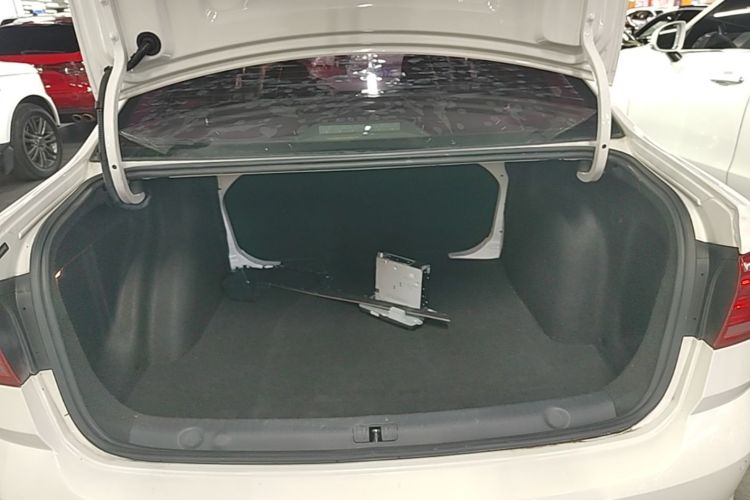 Volkswagen Lavida 2018 car image #19