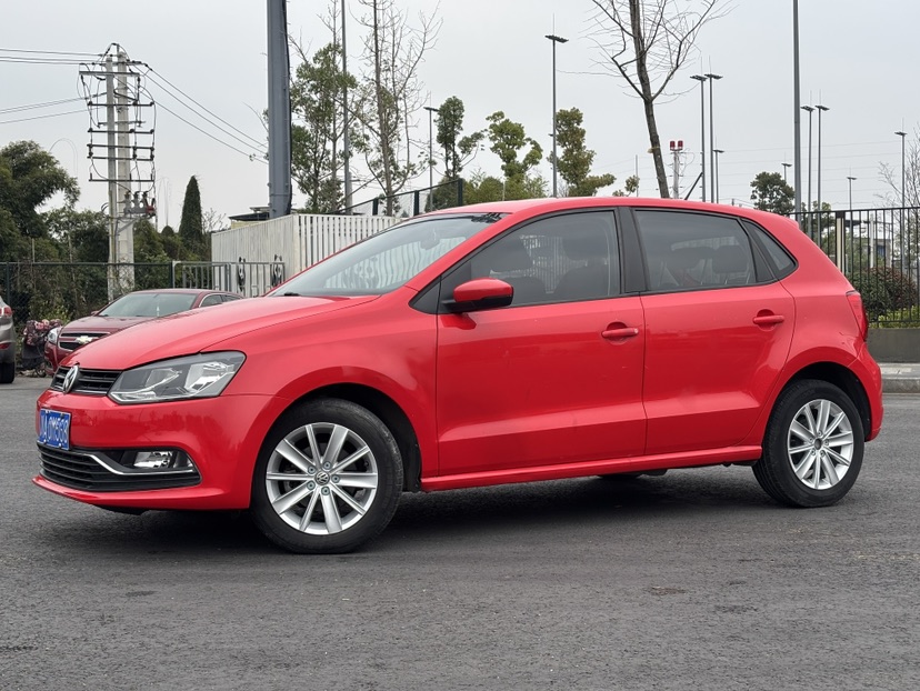 Volkswagen Polo 2015 Volkswagen Polo 2015 immagine di auto