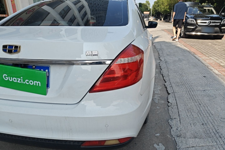 GEELY Emgrand 2018 car image #8