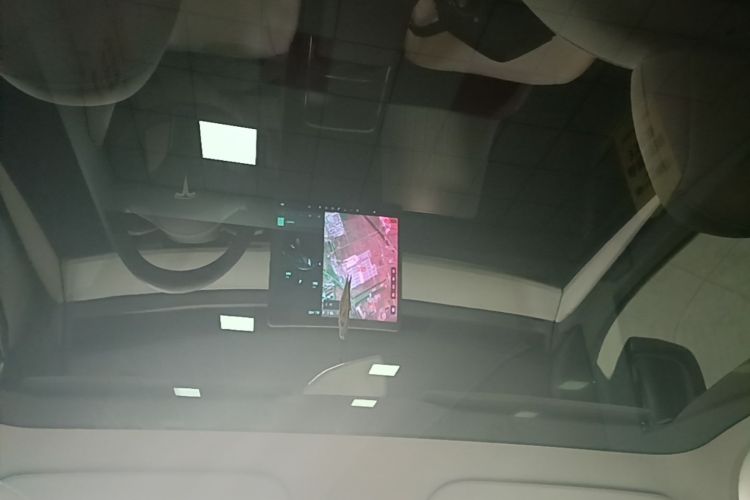 Tesla Model Y 2021 car image #20