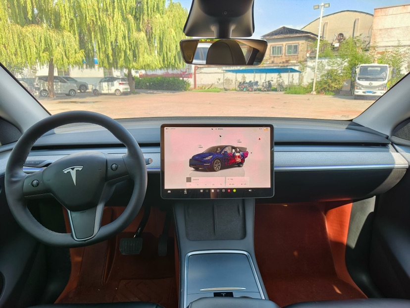 Tesla Model Y 2023 car image #8