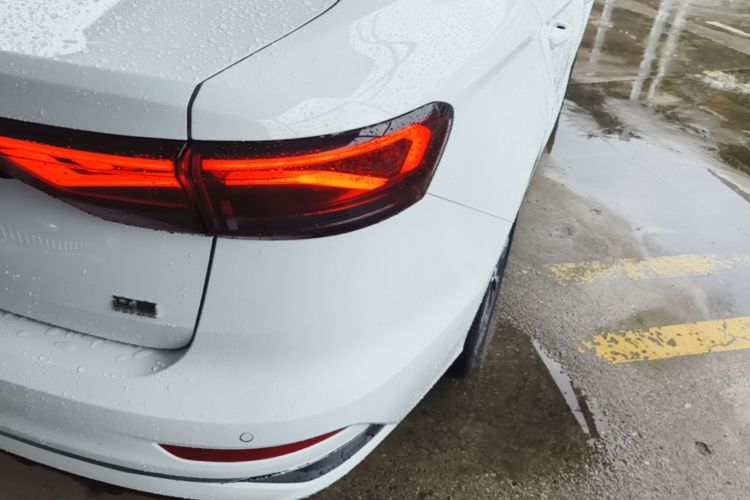 GEELY Emgrand 2025 car image #8