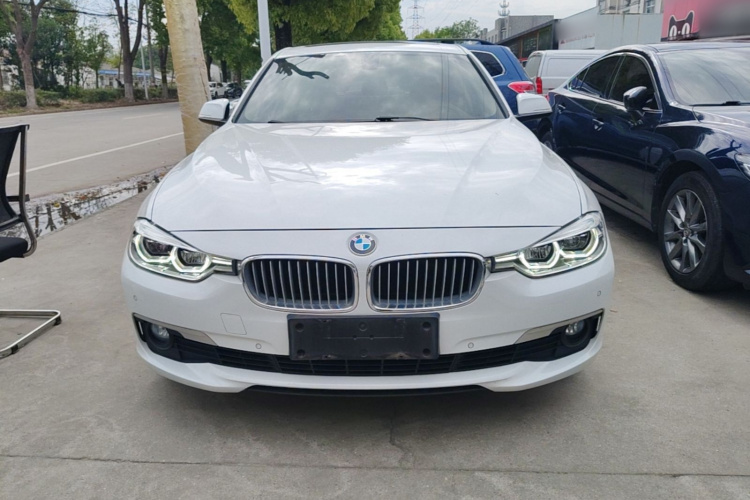 BMW 3 Series 2018 #3 BMW 3 Series 2018 car image #3