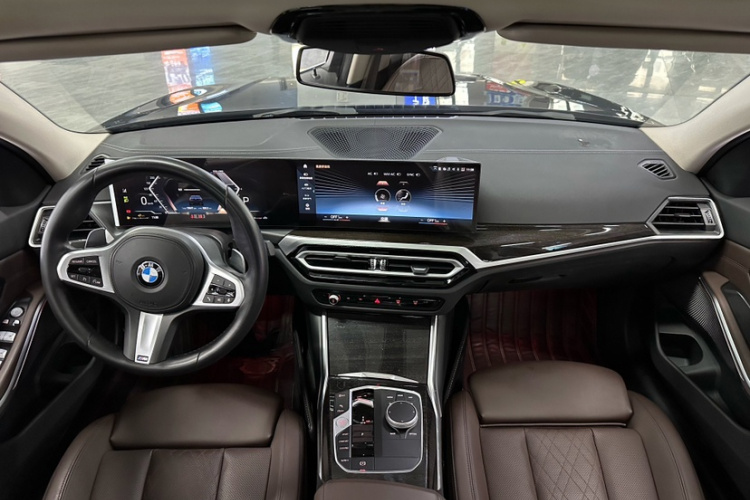 BMW 3 Series 2023 image de voiture #16