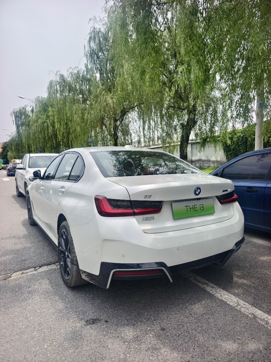 BMW i3 2026 car image #6