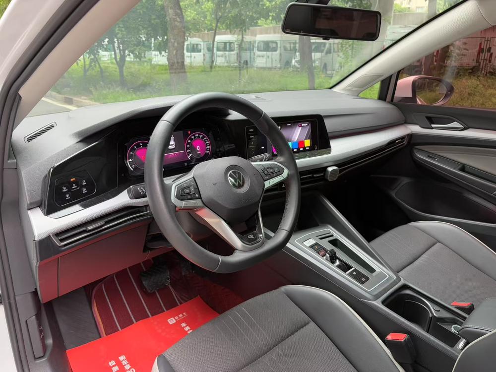 Volkswagen Golf 2022 car image #6
