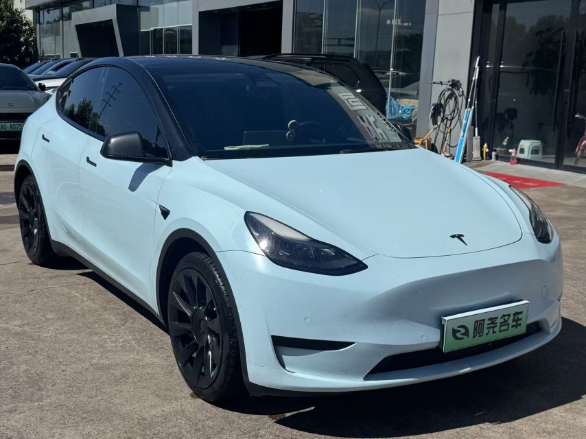 Tesla Model Y 2022 car image #3
