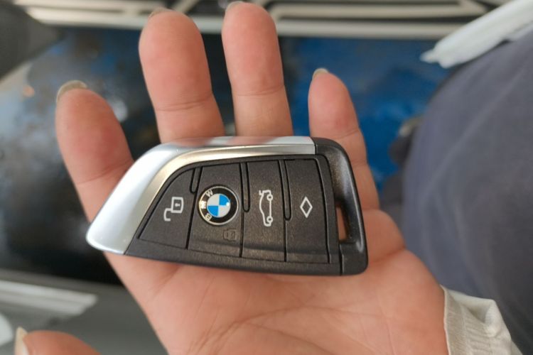 BMW 3 Series 2020 car image #9