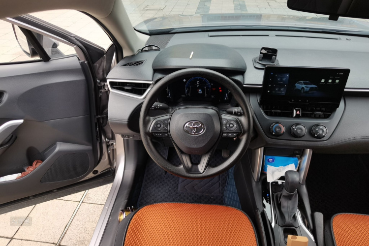 Toyota Corolla Cross 2024 immagine di auto #12