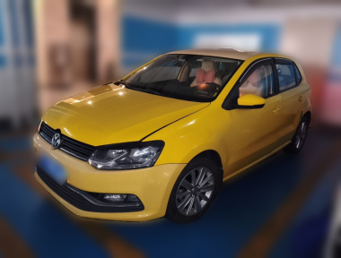 Volkswagen Polo 2015 car image 