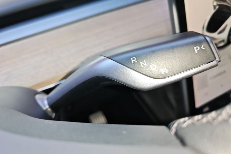 Tesla Model Y 2023 #18 Tesla Model Y 2023 car image #18