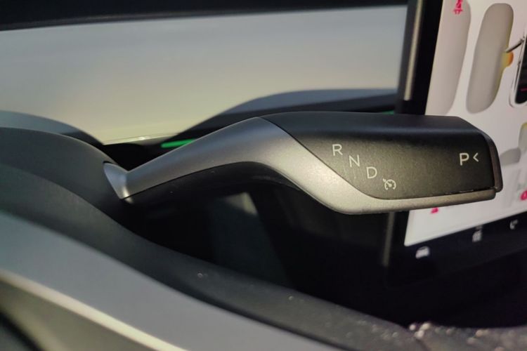 Tesla Model Y 2023 #14 Tesla Model Y 2023 car image #14