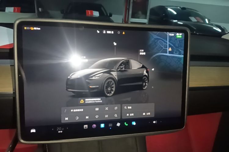 Tesla Model Y 2023 #17 Tesla Model Y 2023 car image #17