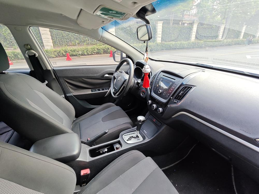 MG 5 2014 car image #12