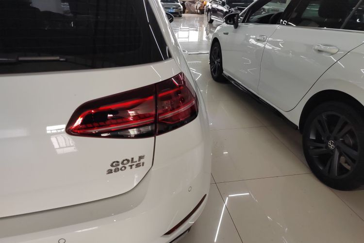 Volkswagen Golf 2020 car image #8