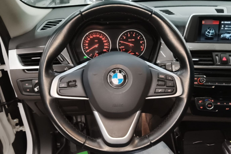 BMW X1 2018 car image #16