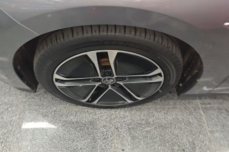 BYD Han 2023 car image #9