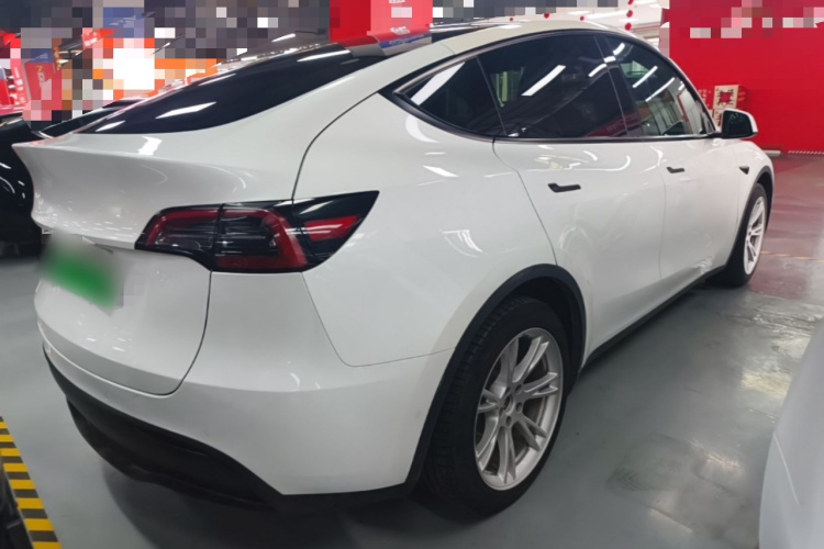 Tesla Model Y 2022 car image #5