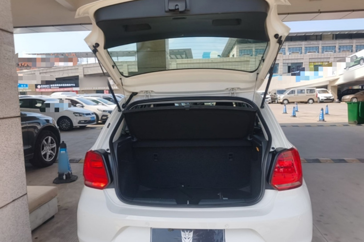 Volkswagen Polo 2017 car image #19