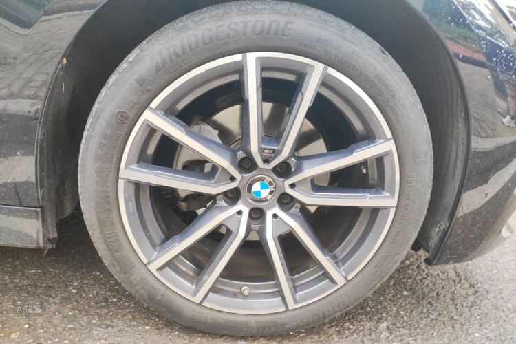 BMW 3 Series 2022 car image #9