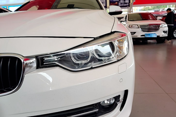 BMW 3 Series 2015 صورة سيارة #23