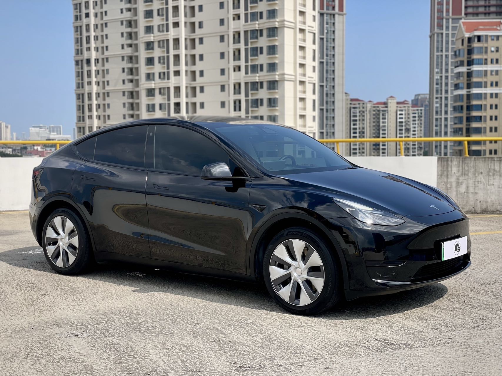 Tesla Model Y 2023 #3 Tesla Model Y 2023 car image #3