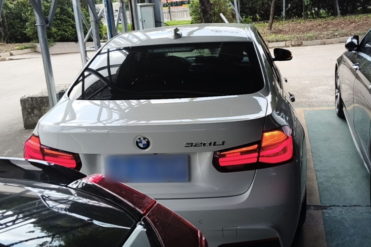 BMW 3 Series 2018 #6 BMW 3 Series 2018 car image #6