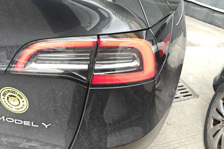 Tesla Model Y 2024 #8 Tesla Model Y 2024 immagine di auto #8