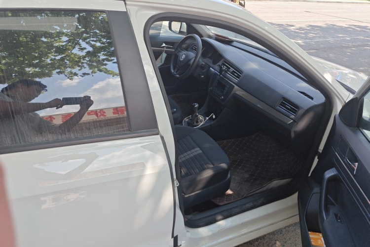 Volkswagen Lavida 2021 car image #23