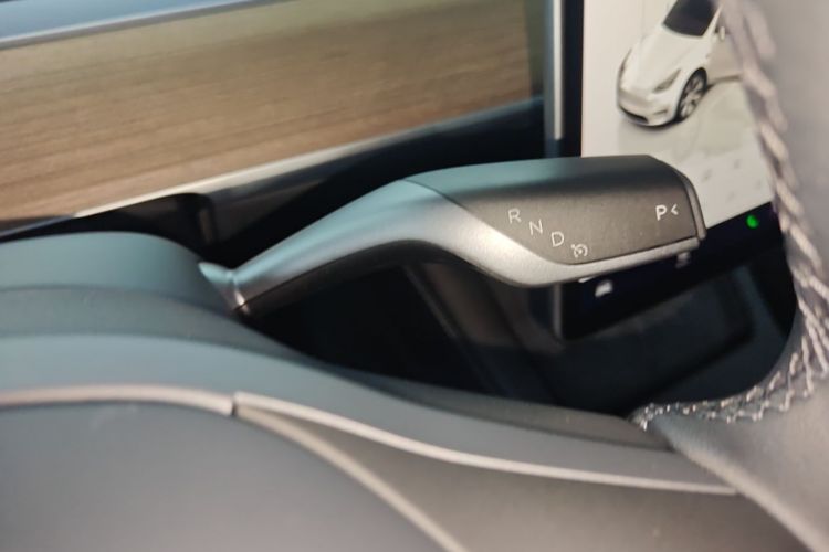 Tesla Model Y 2022 #14 Tesla Model Y 2022 car image #14