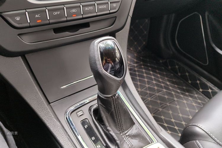 GEELY Emgrand 2017 car image #16