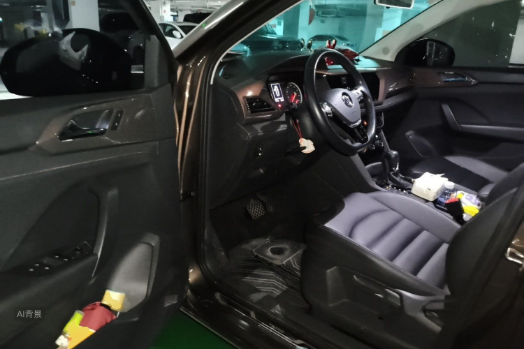 Volkswagen Tharu 2018 car image #18