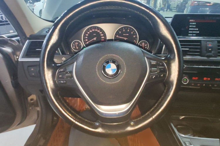 BMW 3 Series 2018 #11 BMW 3 Series 2018 car image #11