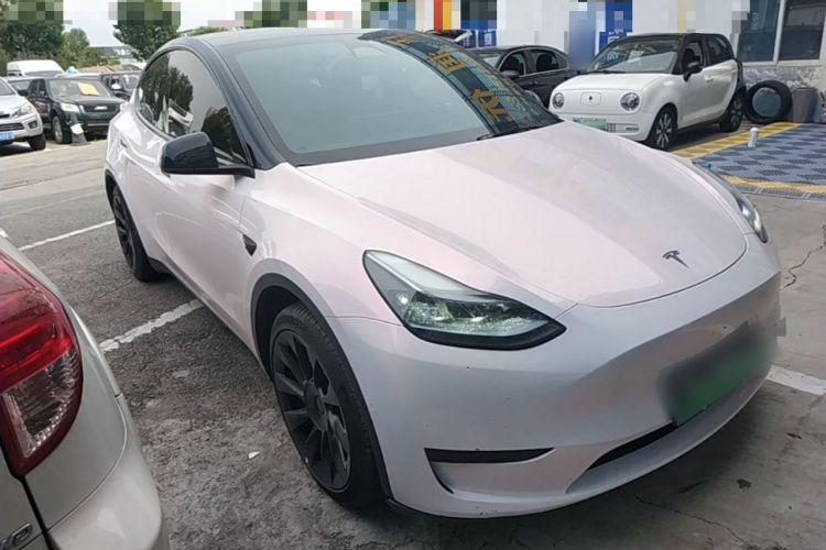 Tesla Model Y 2023 #4 Tesla Model Y 2023 car image #4