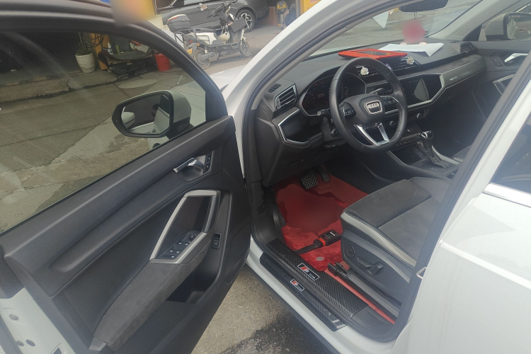 Audi Q3 2023 image de voiture #16