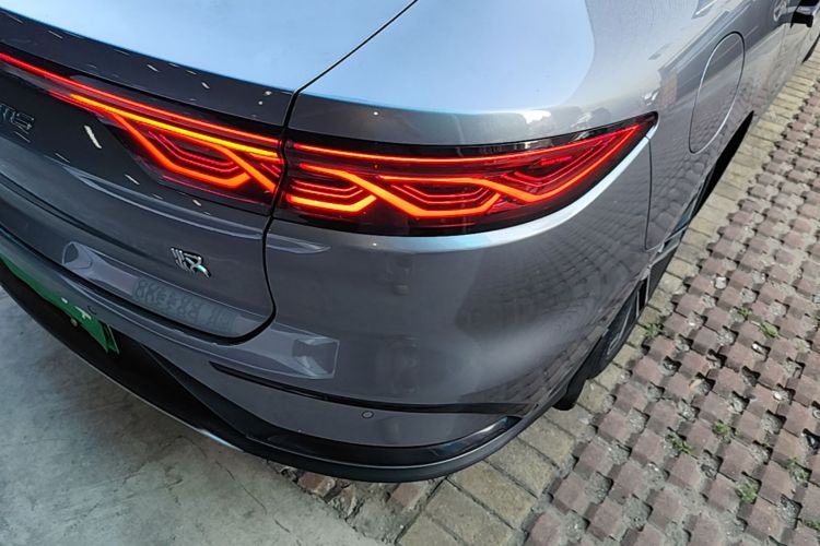 BYD Han 2023 car image #8