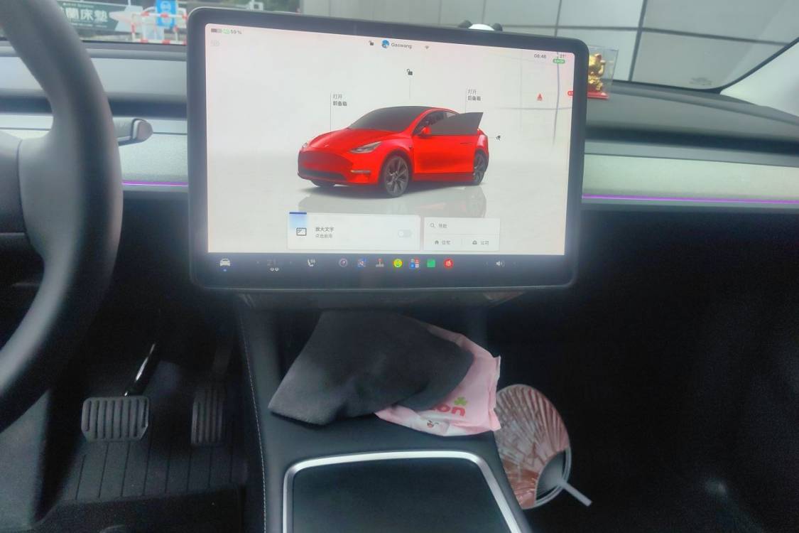 Tesla Model Y 2024 car image #26