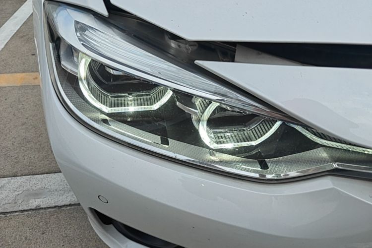 BMW 3 Series 2017 #8 BMW 3 Series 2017 car image #8