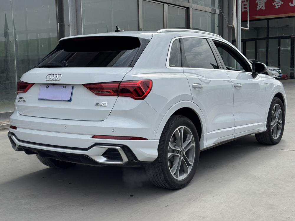 Audi Q3 2023 #4 Audi Q3 2023 صورة سيارة #4