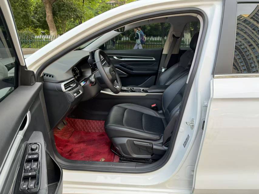 GEELY Emgrand 2024 изображение автомобиля #2