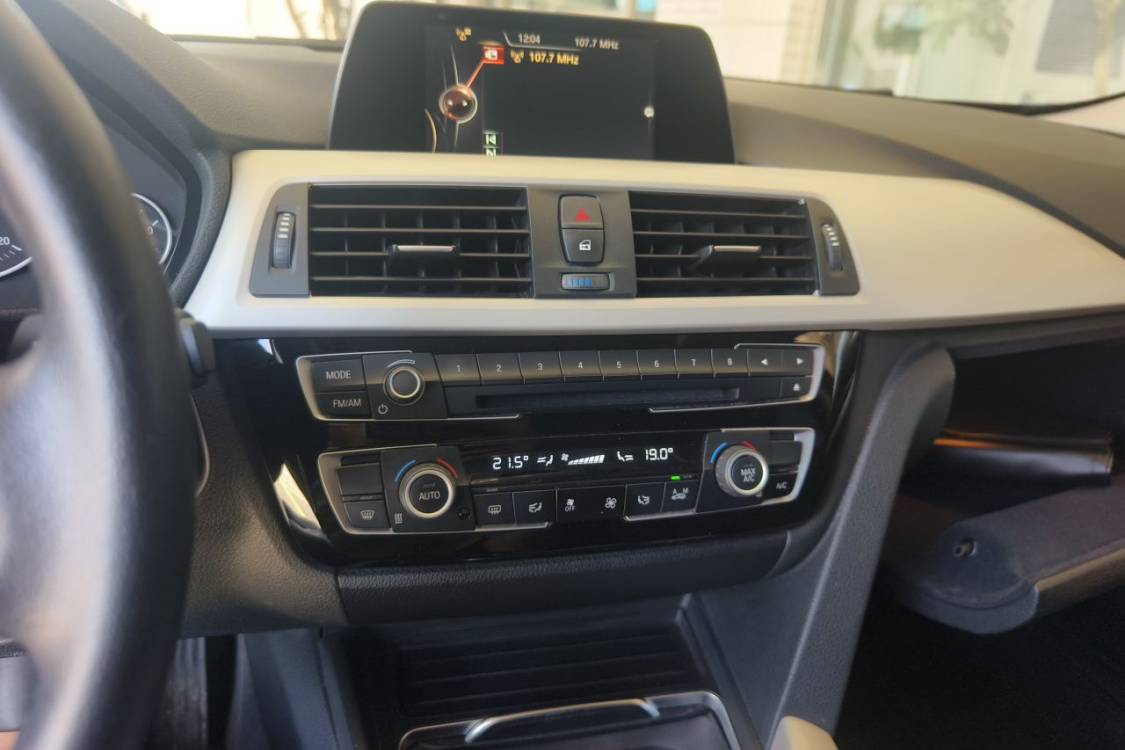 BMW 3 Series 2016 #28 BMW 3 Series 2016 immagine di auto #28
