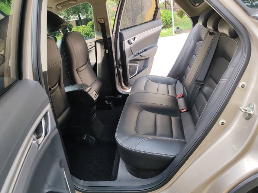 GEELY Emgrand GS 2019 car image #8