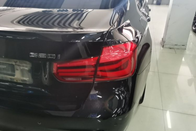 BMW 3 Series 2019 car image #8