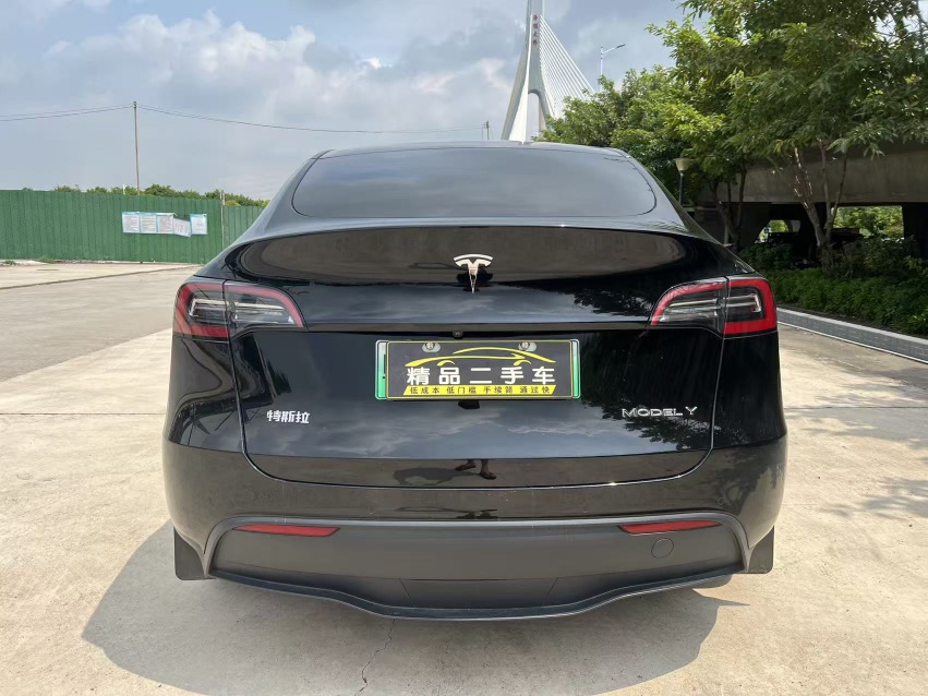 Tesla Model Y 2023 #9 Tesla Model Y 2023 car image #9
