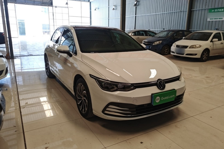 Volkswagen Golf 2022 car image #4
