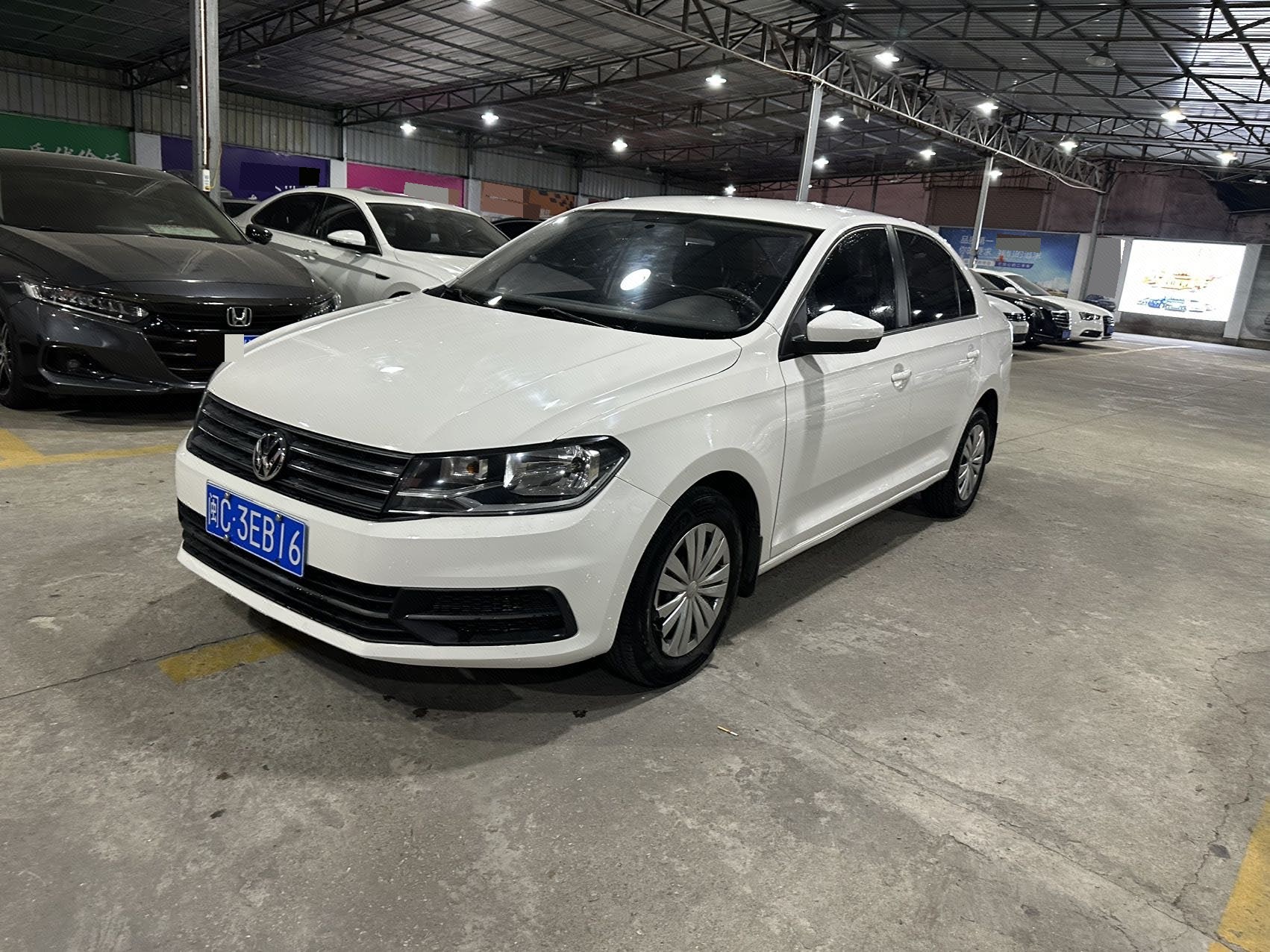 Volkswagen Santana 2022 car image 